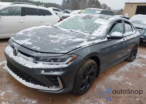 2025 Volkswagen Jetta 1.5T Se from USA, damaged, VIN 3VW7X7BU0SM014075